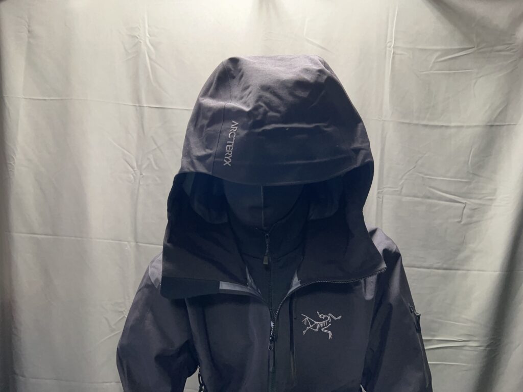 【ARC'TERYXセイバーSVレビュー】GoretexPro搭載の最上級ハードシェル！